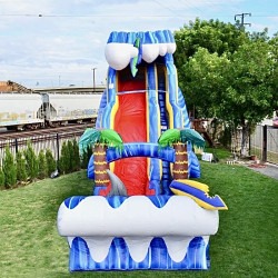 IMG 9648201 1736452871 Shark Sighted (24 Ft) Waterslide