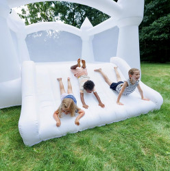 IMG 0724 1763083270 White Cloud Bounce House Combo